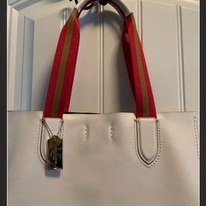 New coach tote